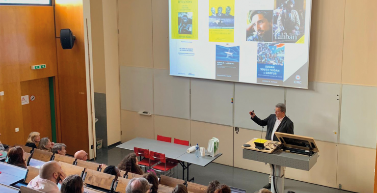 Pascal Hundt, lors de sa conférence à HESAV