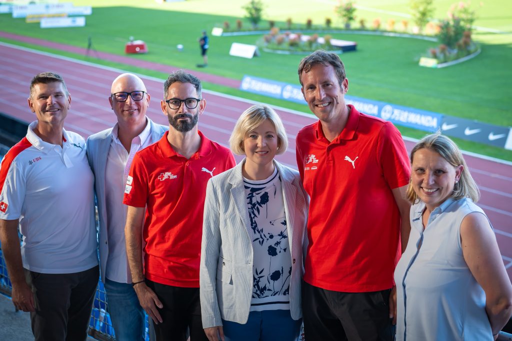 Signature de la convention entre HESAV et Swiss Athletics en présence de la direction de HESAV à Athletissima.
